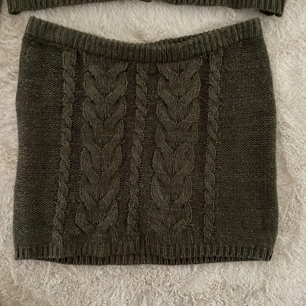Two Piece Green Knit Sweater and Skirt Set - Picture 3 of 5